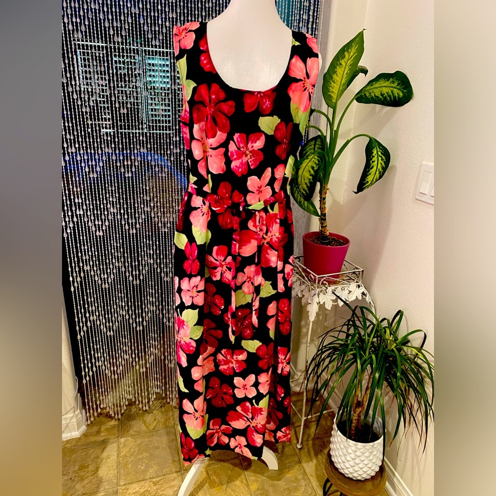 FLORAL VACATION READY MAXI DRESS NWOT - Picture 1 of 5